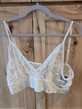 NWT Express Women's Lace Bralette Size Large Ivory Color